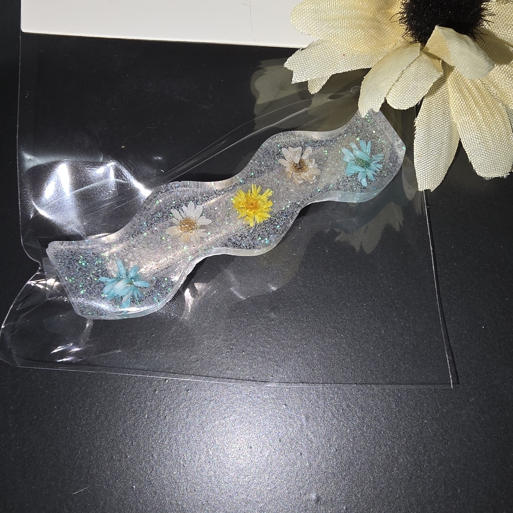 Floral Resin Hair Clip